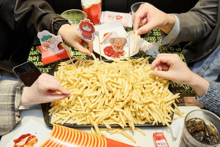Cover Image for “French Fry Gathering” - A New Consumer Culture for the MZ Generation
